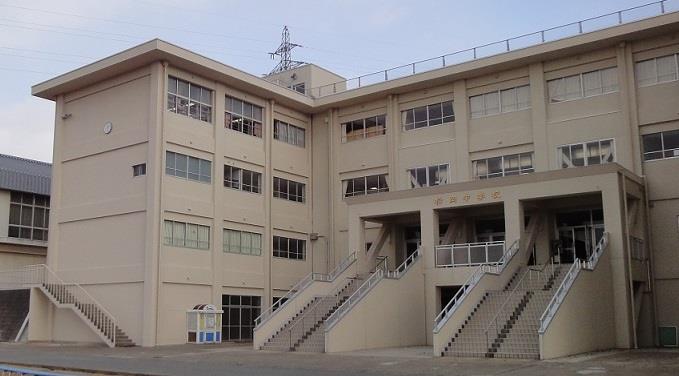 松岡中学校の画像
